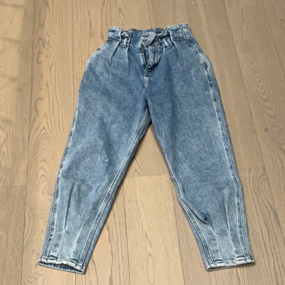 Hollister  jean